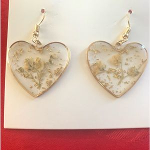Serra Loop Heart Shape Earrings